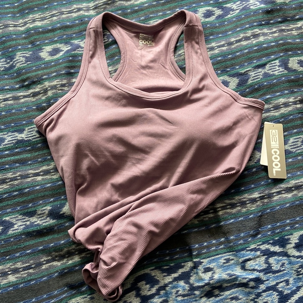 Ribbed tee with pads